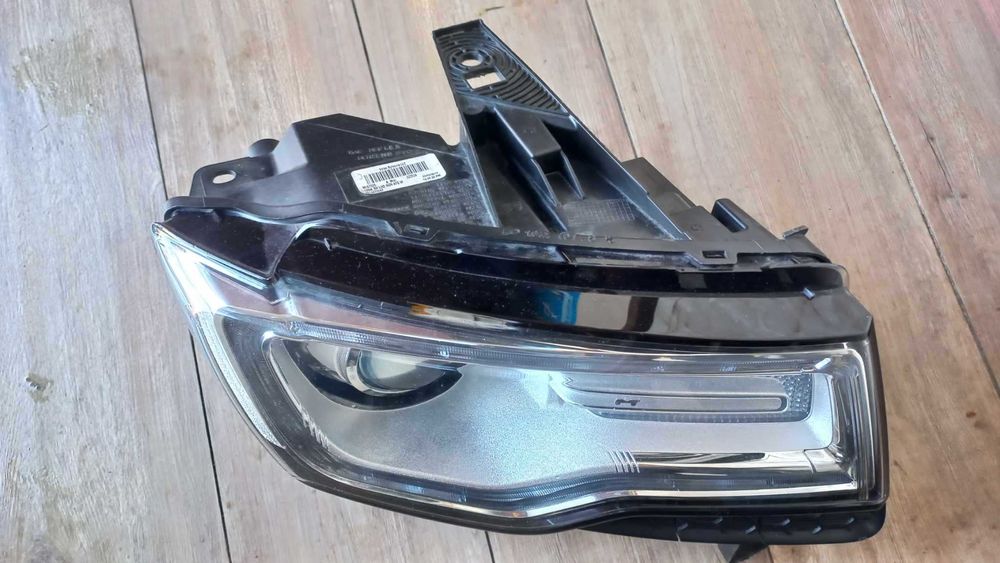 Lampa reflektor Jeep Grand Cherokee 2013- Prawa strona