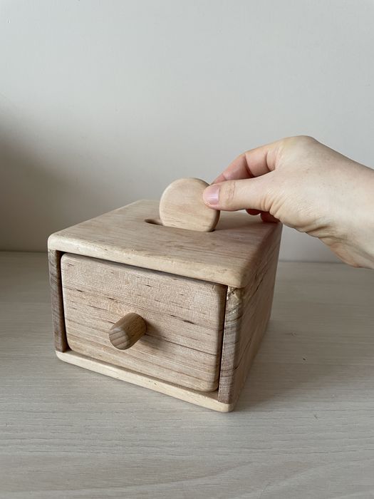 Деревʼяна скринька/комод