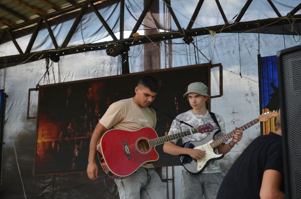 Шукаю талантливих Музикантів, Басіст/Барабанщик