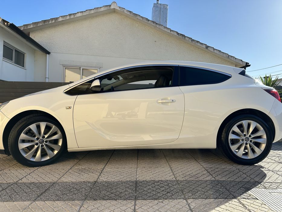 Opel Astra J GTC