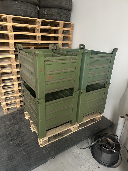 Металеві чеські контейнери/ящики