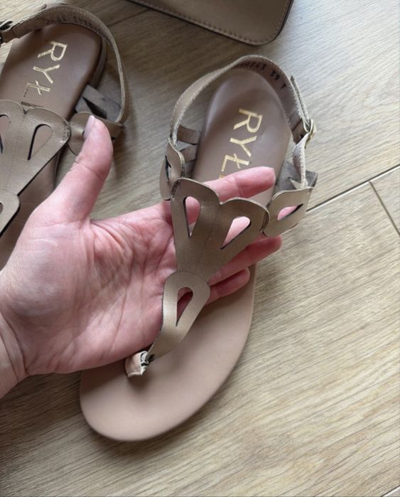 Sandaly 39 plus torebka