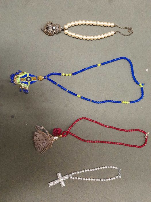 Pulseiras e Colares