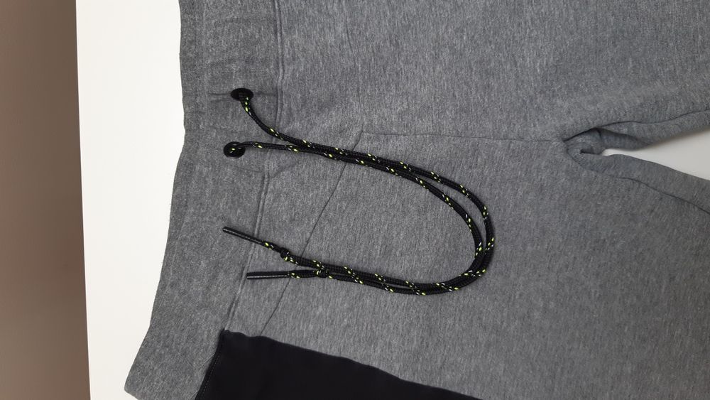 Leginsy Nike r.S