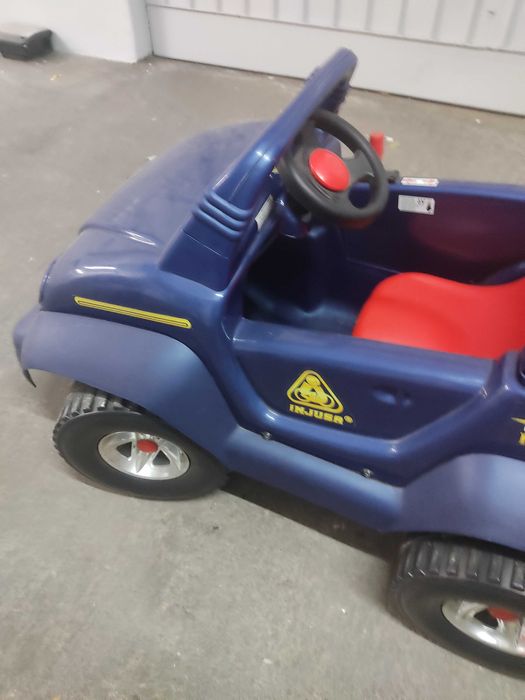 Carro elétrico de criança