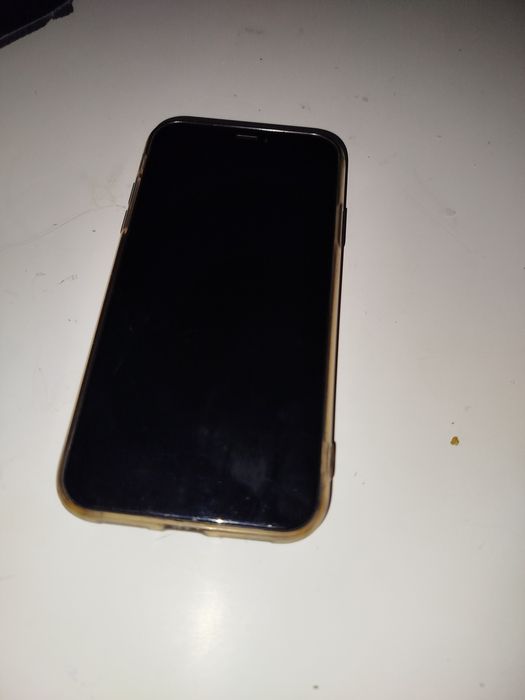 продам iPhone xr