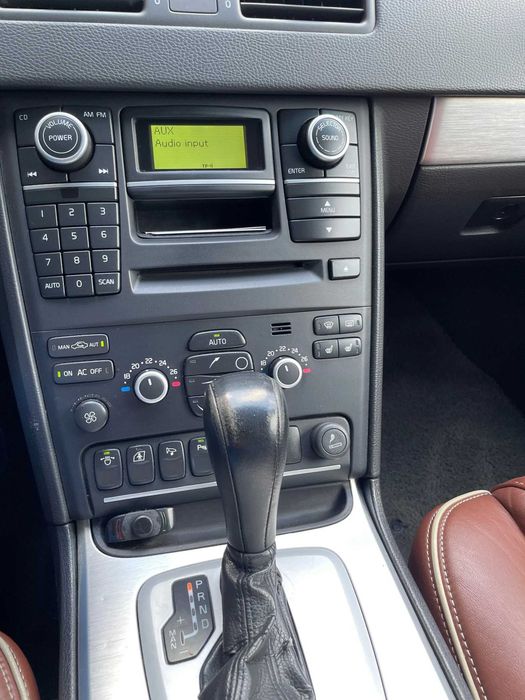 Volvo XC90 2010 рік 2,4 дизель автомат гарна
