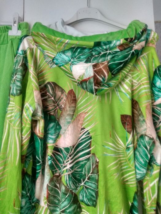 Nowy z metką śliczny duży dres welurowy