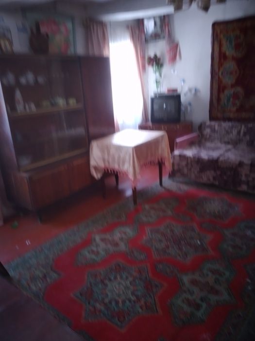 Продам пів будинку