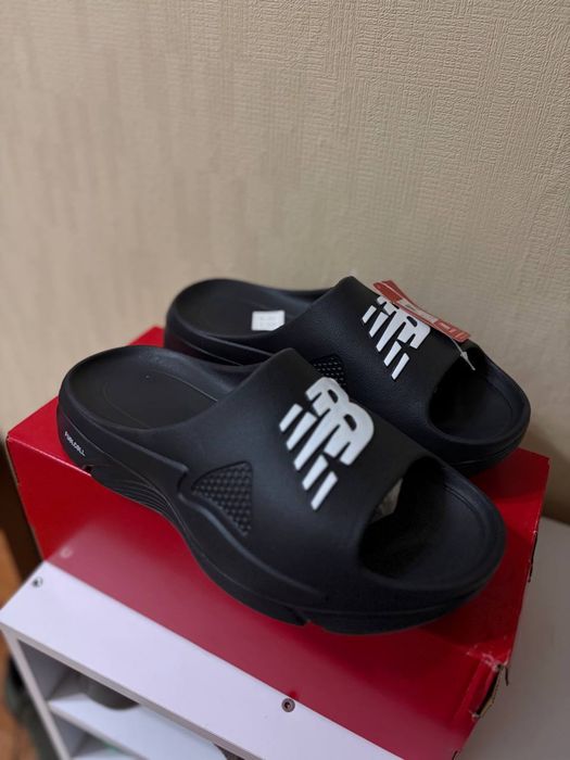 Новые ОРИГИНАЛ оригінал тапочки New Balance нб Fuel Cell SL