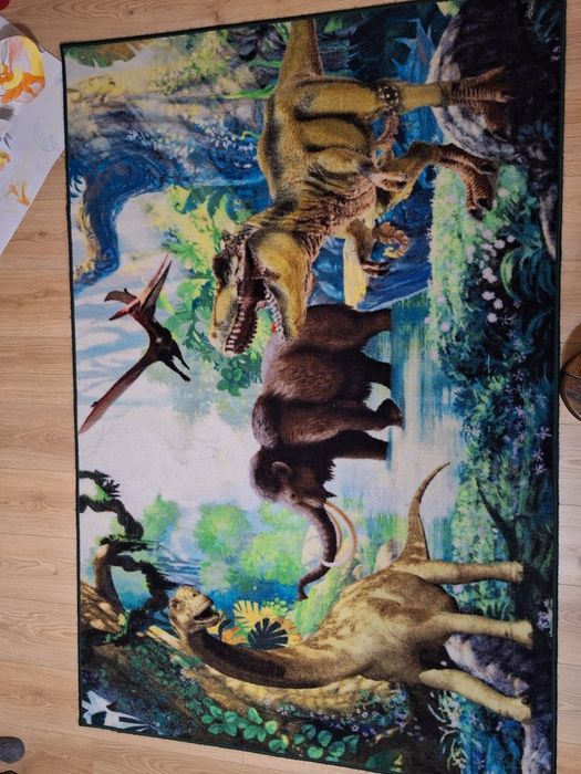 Dywan dziecięcy  z dinozaurami 133x190cm