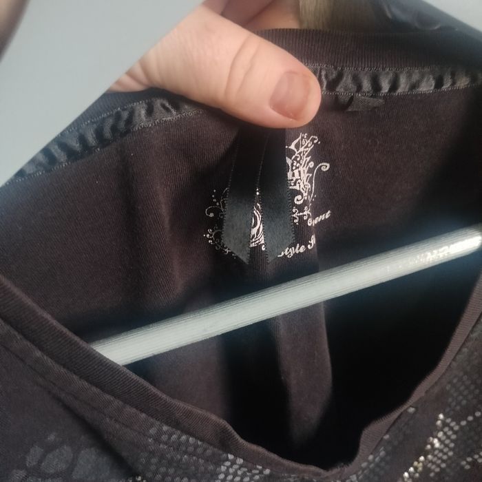 Bluzka famska czarna bawełna d)ugi rękaw nadruk cekiny L XL