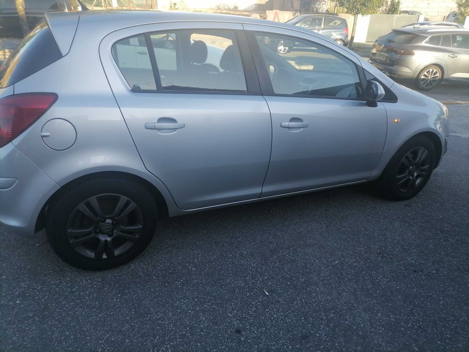 Opel Corsa 1.3 cdti 5P 190000 km bom preço impecável