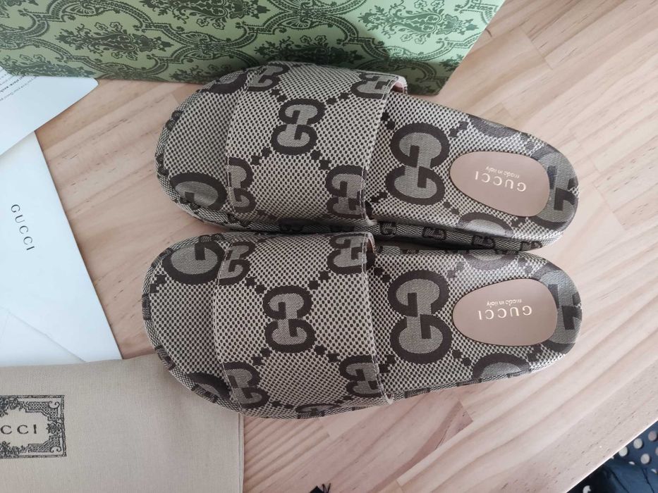 Gucciego Buty, sandaly klapki, skora 94-22