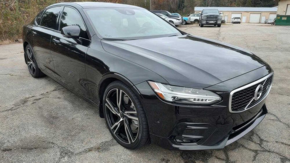 Volvo S90      2020