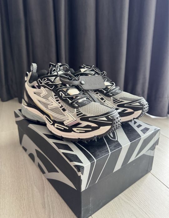 Off White Be Right Back