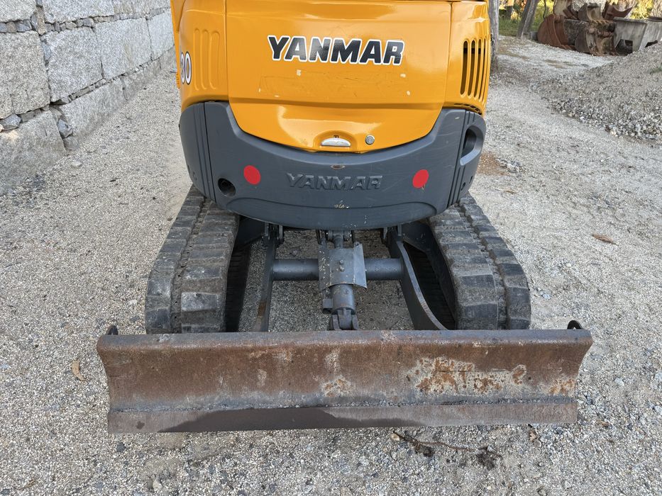 Mini eacavadora Yanmar vio30