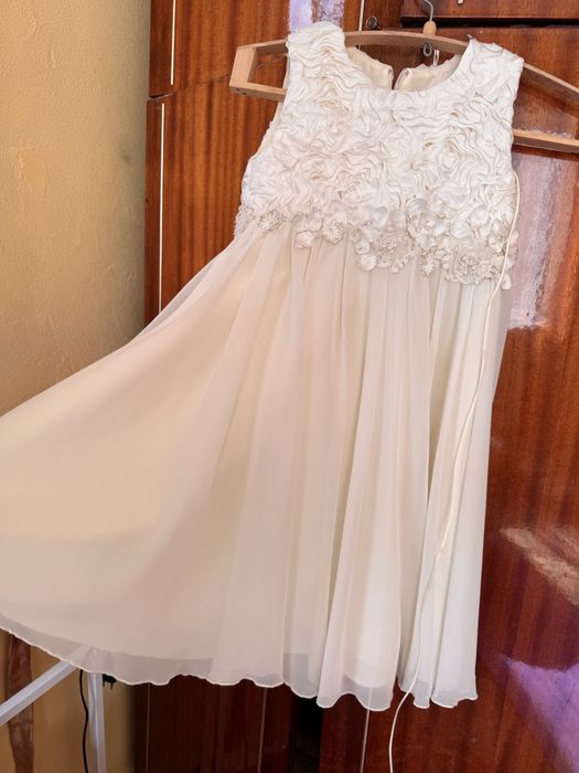 Неймовірно красиве платтячко. Вдягалось 1-2 рази