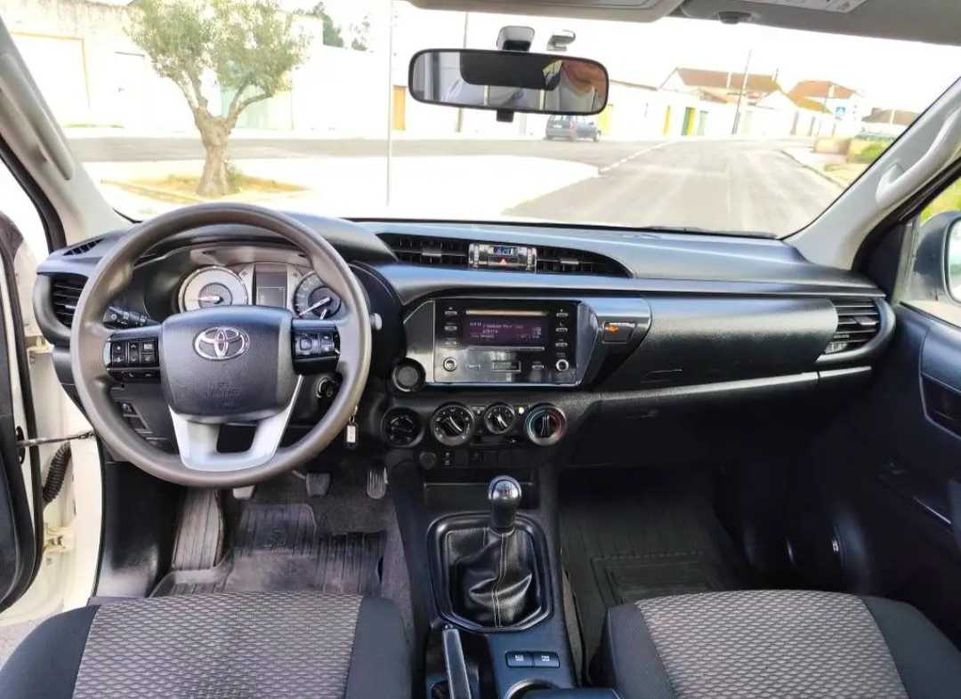 Toyota Hilux 4×4 2.4 D-4D