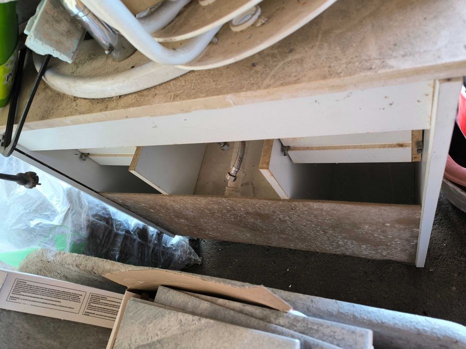 Móvel de wc, com torneira e lavatório