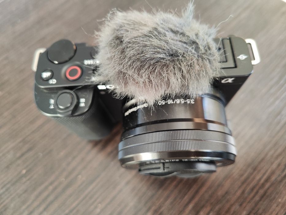 фотоапарат Sony ZV-E10 штатив у подарунок