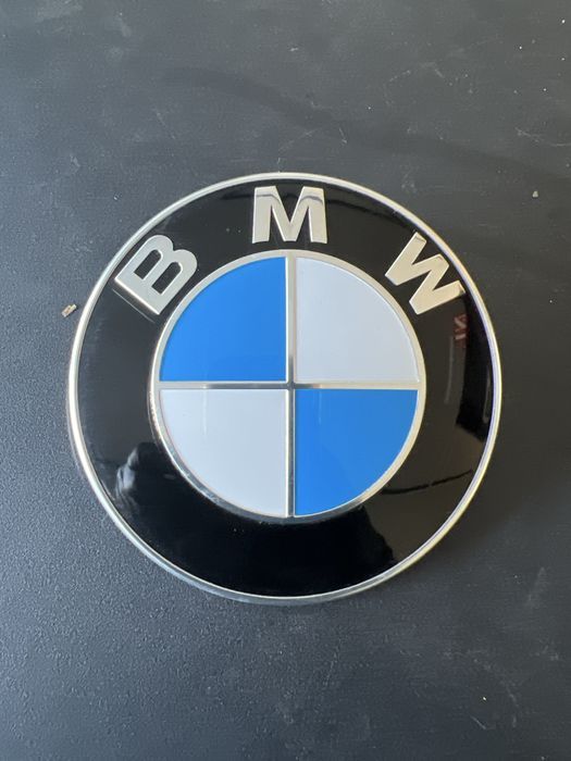 Znaczek emblemat logo bmw maska bmw e46 e36 e39 e60 e90 e92 82mm