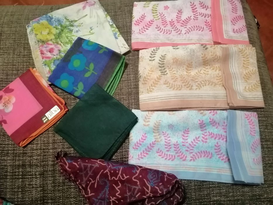 Ponchos xailes novos. Lenços