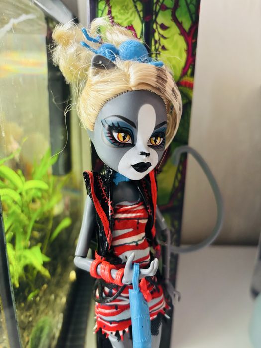 Лялька монстер хай Мяулодія