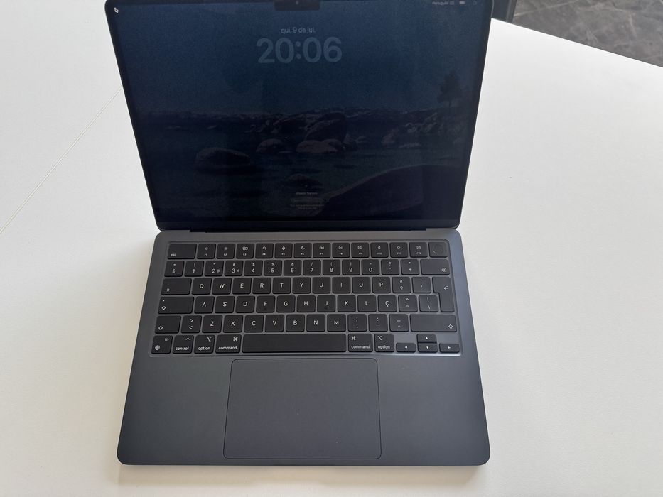 MacBook Air M2 13” – Como Novo | Garantia Apple | Caixa Completa