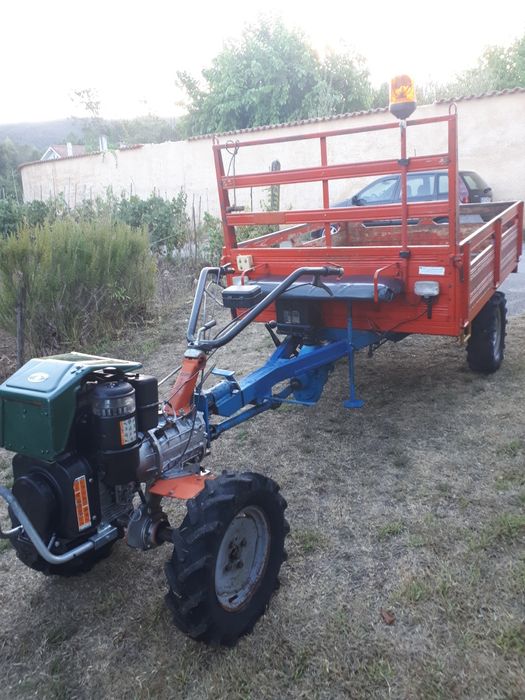 Motoenxada Lombardini 12 cv 4x4, reboque c/ tração e freze