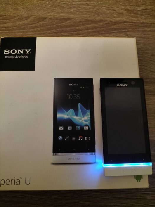 Sony Xperia U  Classico de 2012