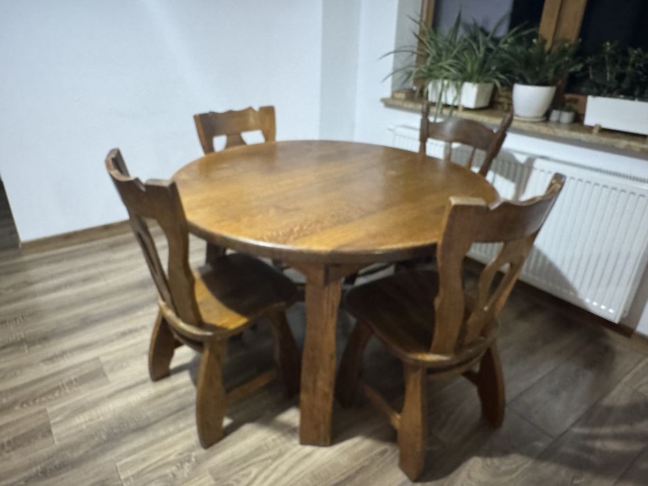 Sprzedam stół dębowy - rozkladany plus 4 krzesła