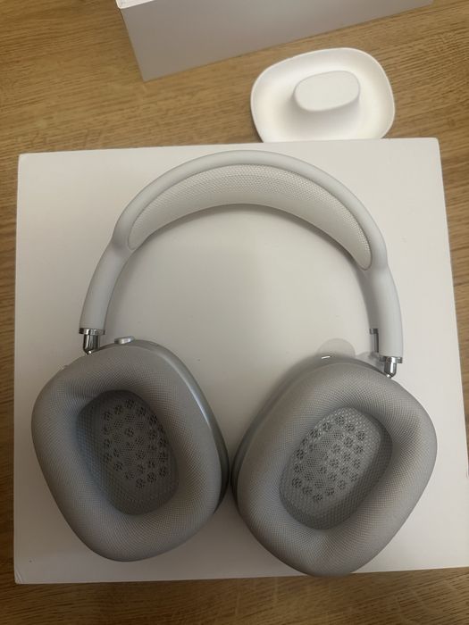 Airpods max Lightning Headphones
