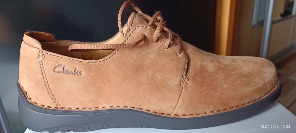 Продам туфлі  Clarks 11 розмір, нові