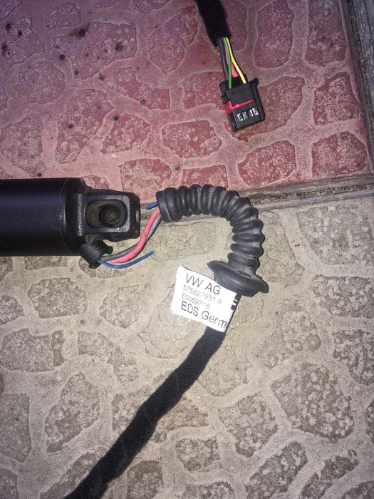 Привод амортизатор крышки багажника Seat Ateca оригинал