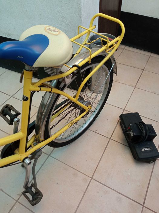 Bicicleta com sistema elétrico (não funciona)
