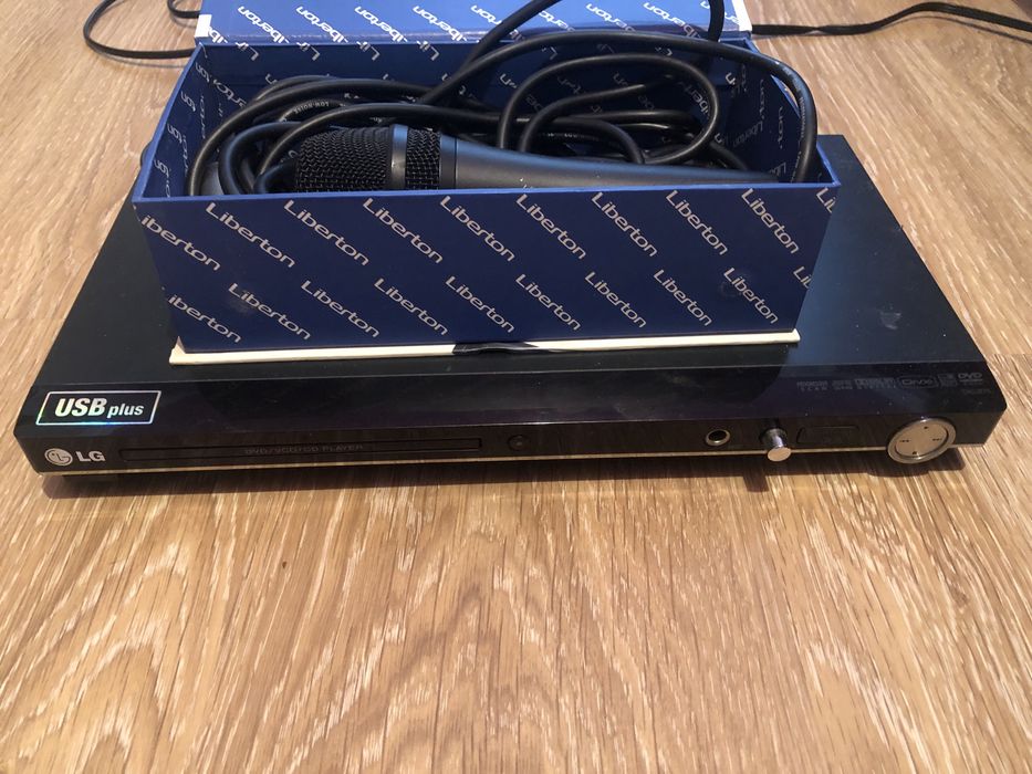 DVD  плеєр LG відмінний стае