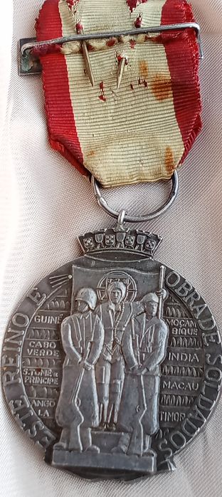Medalha antiga das forças armadas, portes incluídos