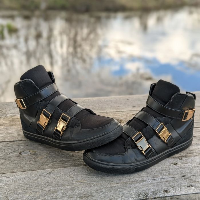 Giuseppe Zanotti Type .Brooklyn's own by Rocawear.