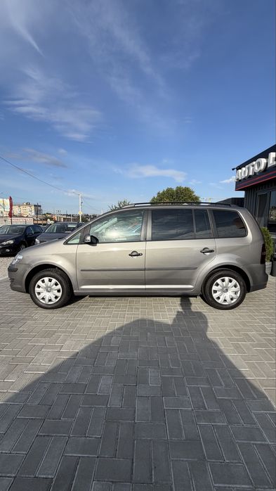 Volkswagen Touran Фольксваген Тоуран FL 2008р 1.6 MPІ бенз 5 МКПП 7 місць
