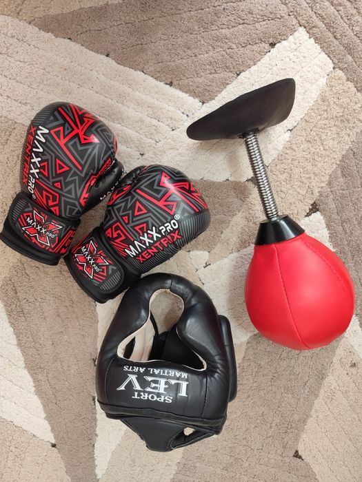 Набір для боксу, рукопашного бою. Рукавиці шолом груша