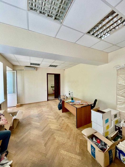 Аренда здания на Печерске 680 м2. + своя территория  13 сот.