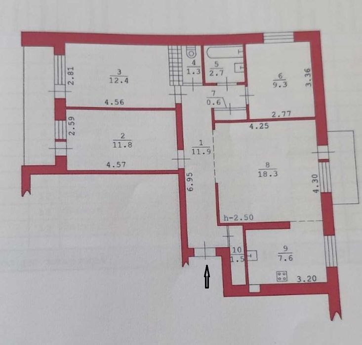Продаю 4-кімнатну квартиру на площі Перемоги. Ц10