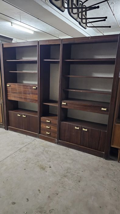 Estante com 2.60 metros de comprimento