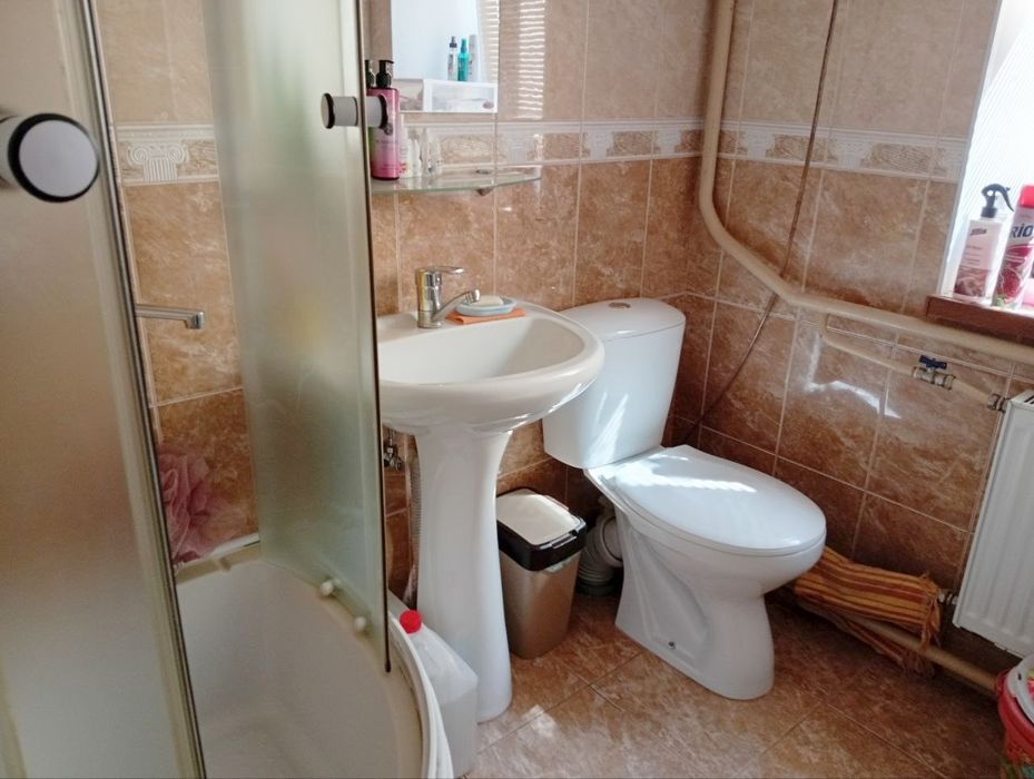 Продаю  будинок в інгульському районі .