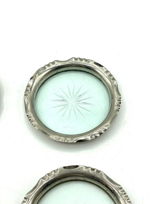 Bases de copos em casquinha e cristal