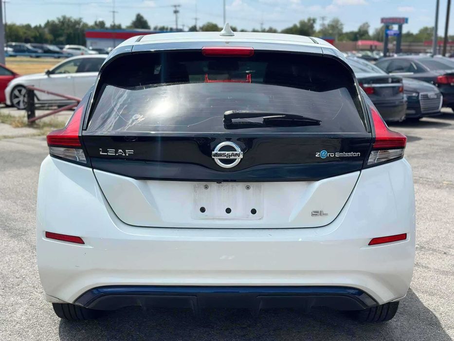 Nissan LEAF SL      2018
