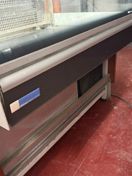 Vitrina Jordão 1m Vidro Curvo (Para Reparar ou Neutra)