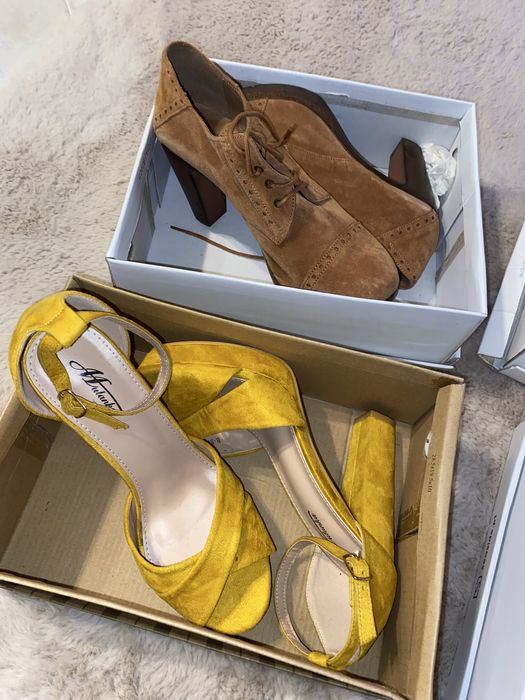 Lote 5 pares de sapatos/sandálias de salto – variados estilos