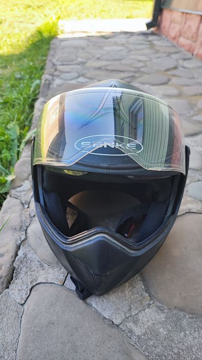 Шолом для мото техніки.